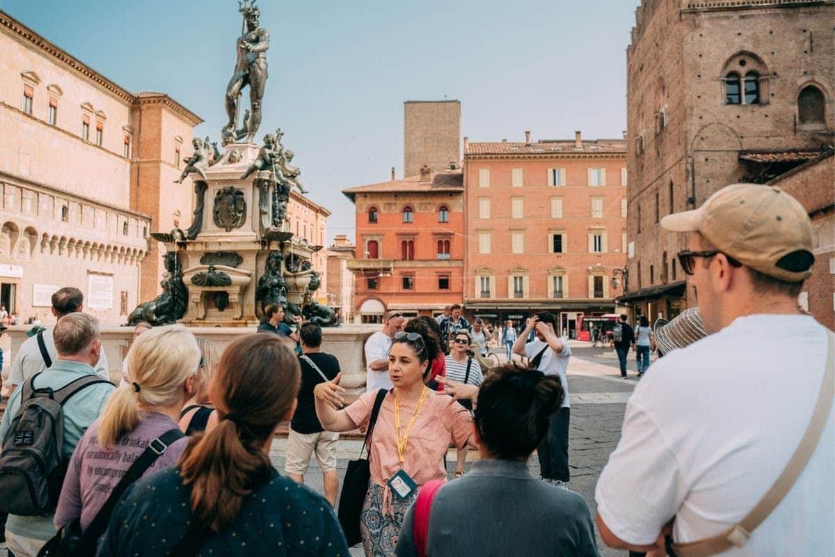 Piazza Maggiore et fontaine de Neptune