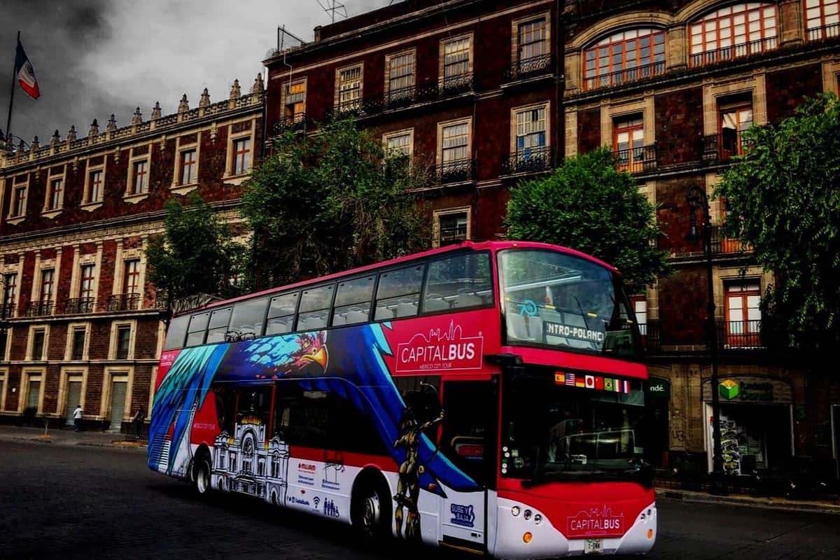 Mexico : Visite nocturne en bus Bus de la capitale à Zócalo