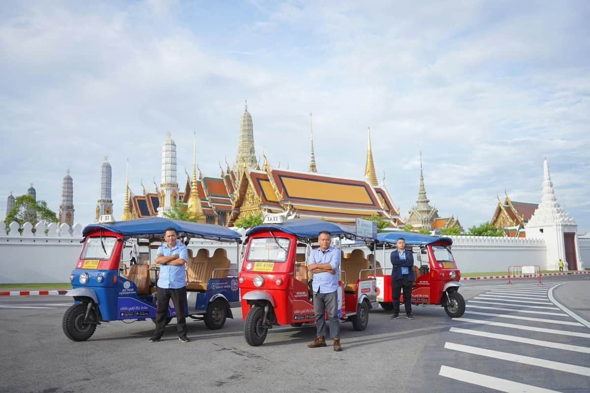 Tuk Tuk avec le Grand Palais