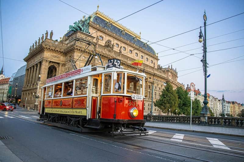 Prague : Billet de tramway historique Hop-on Hop-off pour la ligne 42