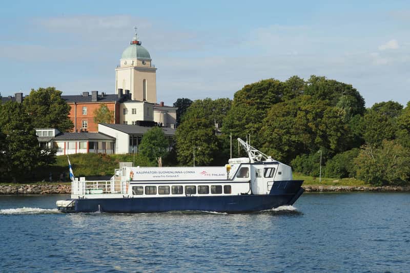 Helsinki : Traversée en ferry avec embarquement et débarquement à Suomenlinna et Lonna