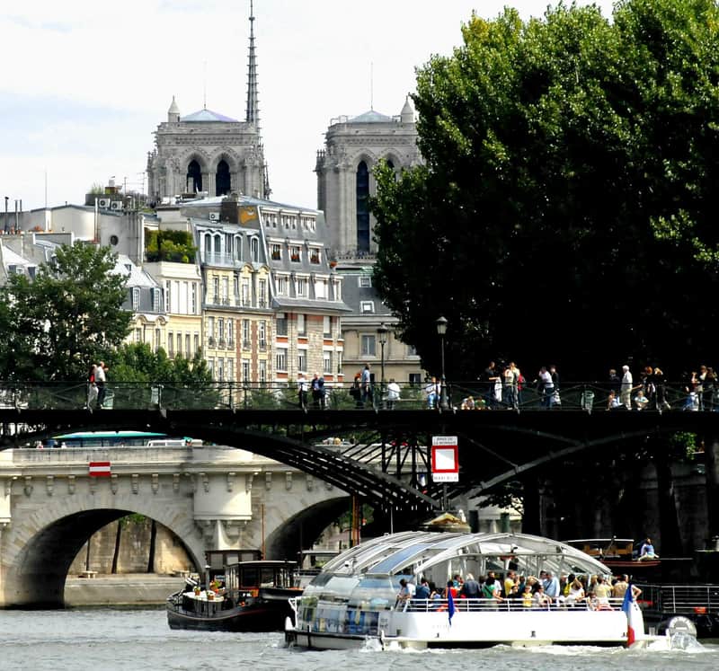 Batobus Paris : Bateau Hop-on Hop-off sur la Seine