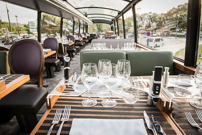 Déjeuner ou dîner gastronomique sur le Bustronome