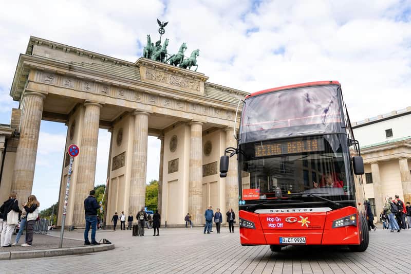 Berlin : 24-Hr Hop-on Hop-off Bus Tour + Berlin Dungeon Entry + Audio Guide