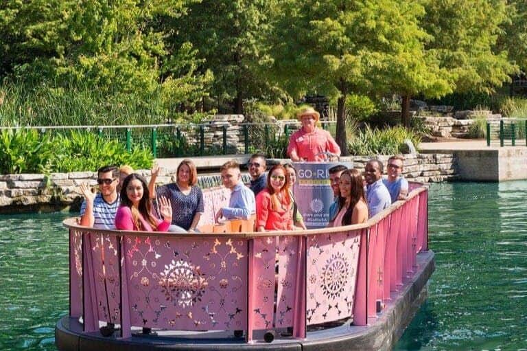 San Antonio : visite guidée en bus « Hop-on Hop-off » de l'Old Town Trolley, avec croisière sur la rivière